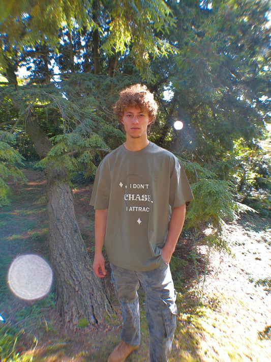 I ATTRACT TEE - OLIVE